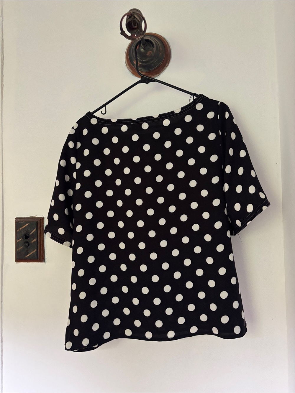 Vince Camuto Black & White Polka Dot Short Sleeve Top